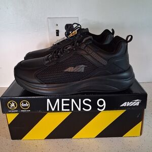 PRICE IS FIRM!!! SIZE 9- AVIA , AVI CANYON SR , 4E WIDE , NONSLIP SHOES. NEW.